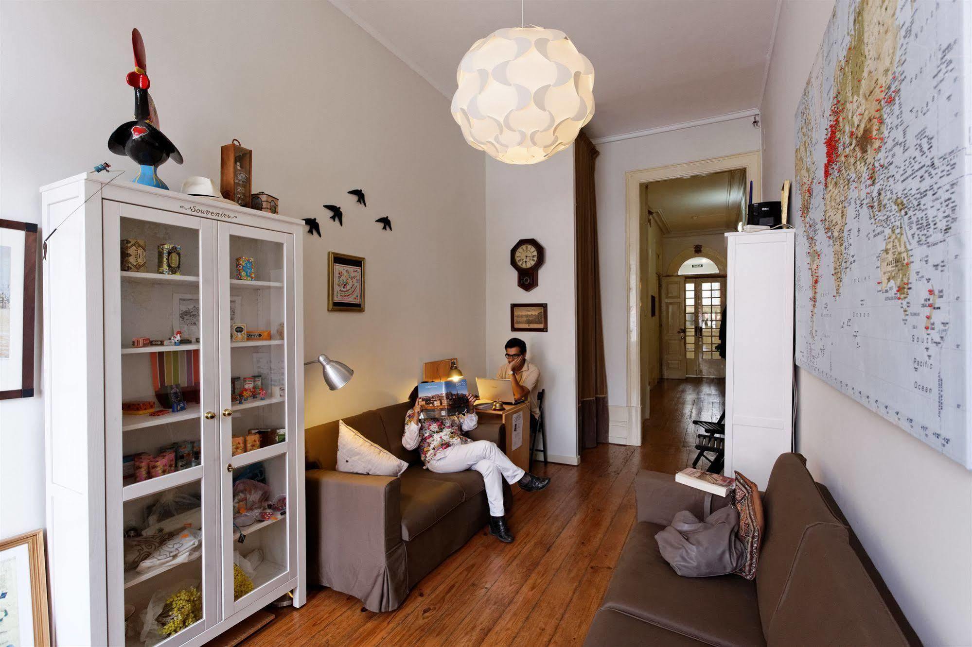 Alvares Cabral Guesthouse Порто Екстериор снимка