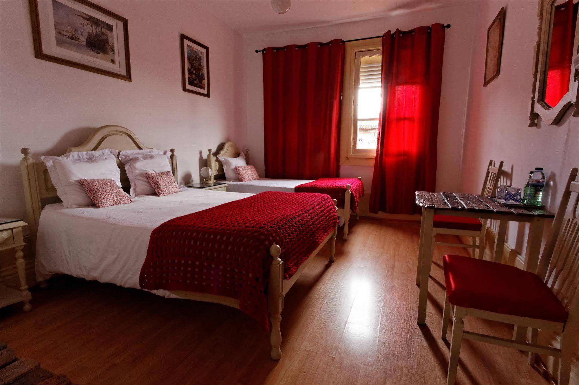 Alvares Cabral Guesthouse Порто Екстериор снимка