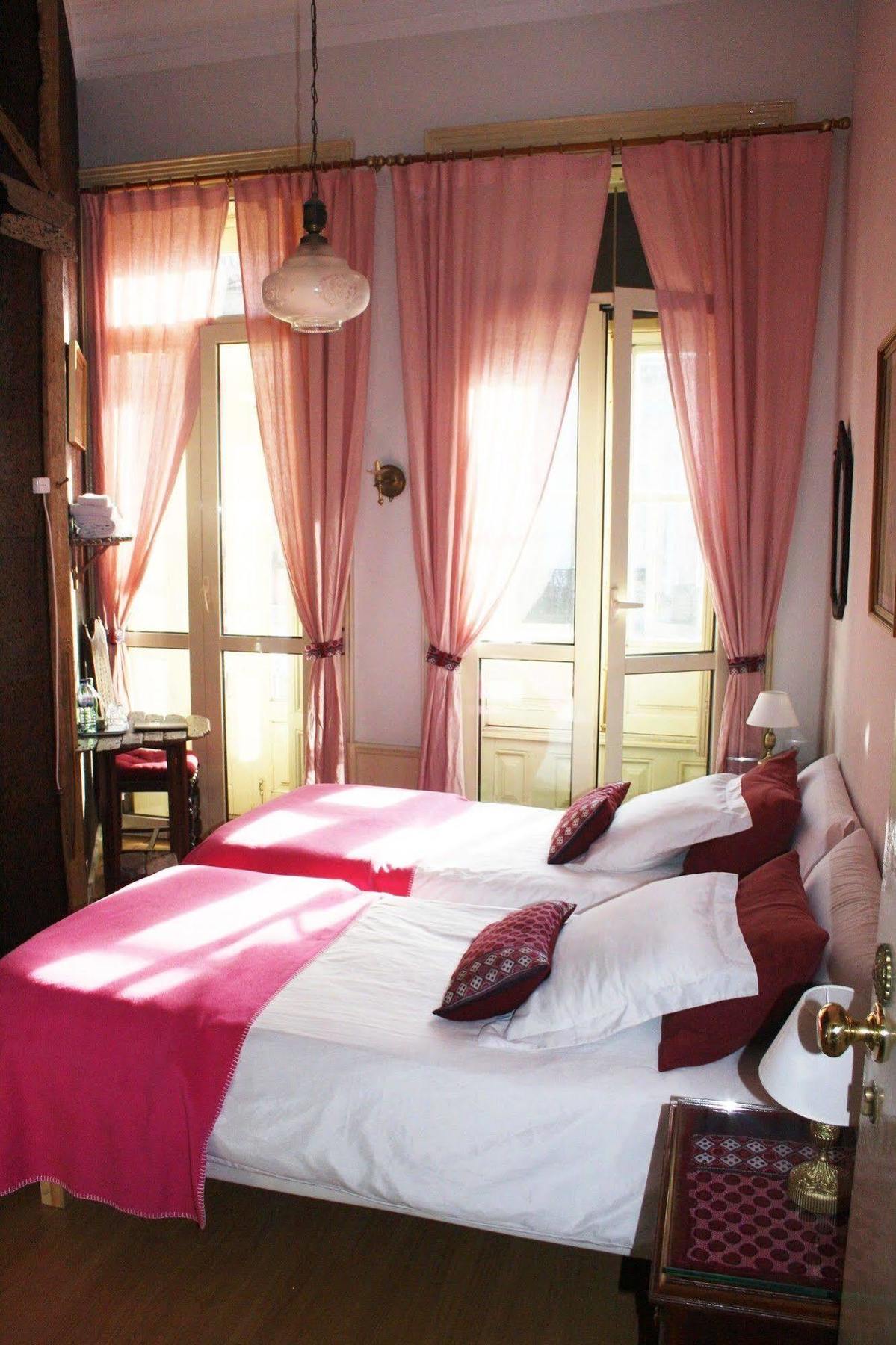 Alvares Cabral Guesthouse Порто Екстериор снимка