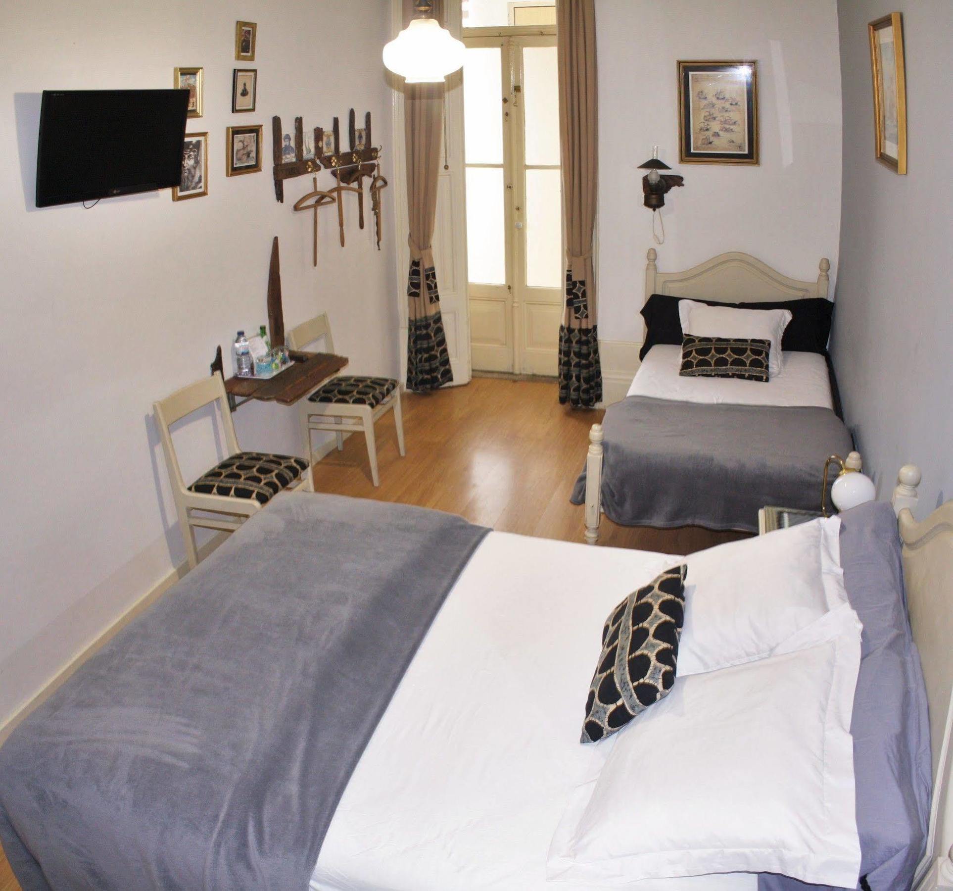 Alvares Cabral Guesthouse Порто Екстериор снимка