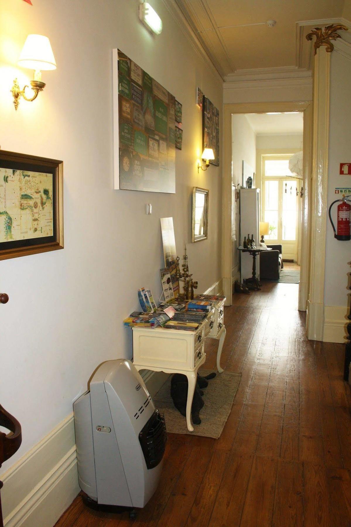 Alvares Cabral Guesthouse Порто Екстериор снимка