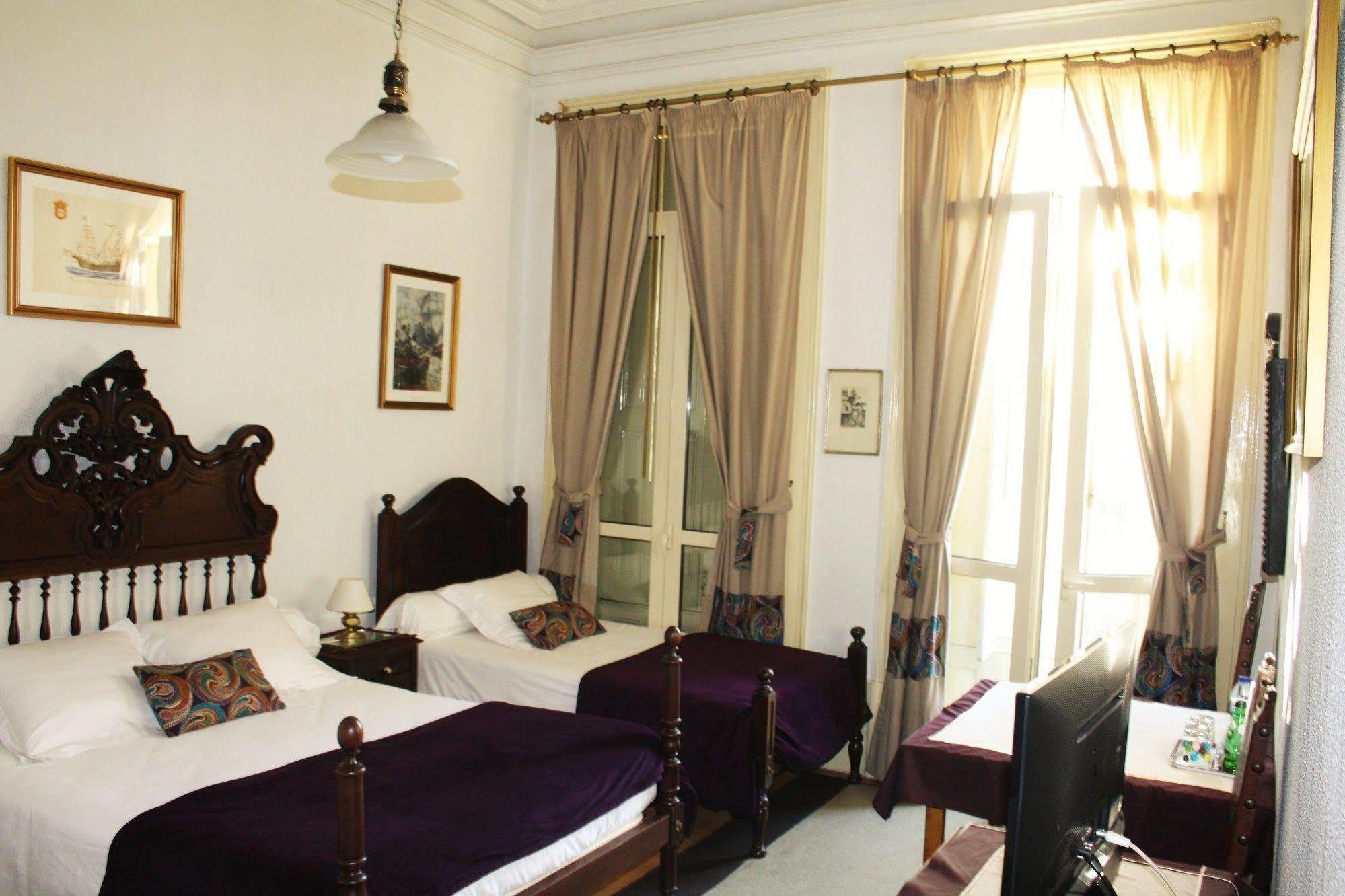 Alvares Cabral Guesthouse Порто Екстериор снимка