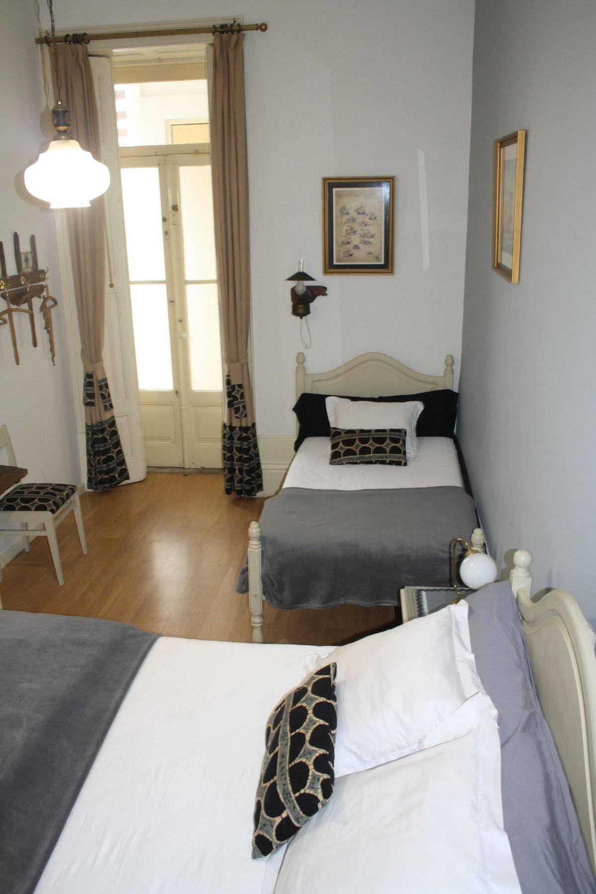 Alvares Cabral Guesthouse Порто Екстериор снимка