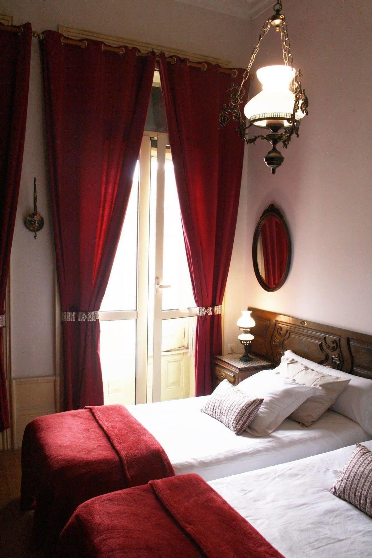 Alvares Cabral Guesthouse Порто Екстериор снимка